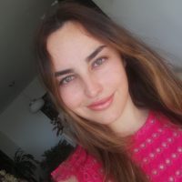 Sara Galvez Headshot